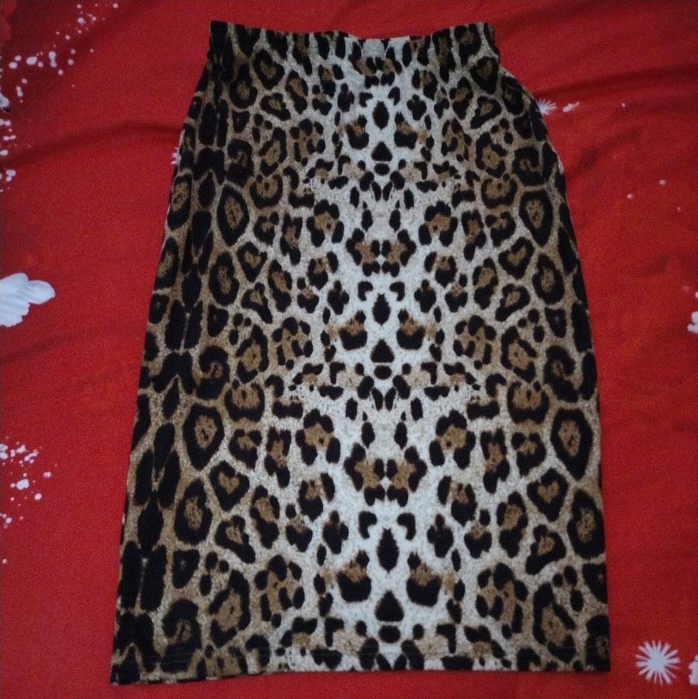 Women's leopard pencil skirt